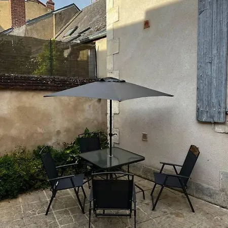 Appartement T2 Avec Terrasse Proche Cathedrale Bourges Extérieur photo